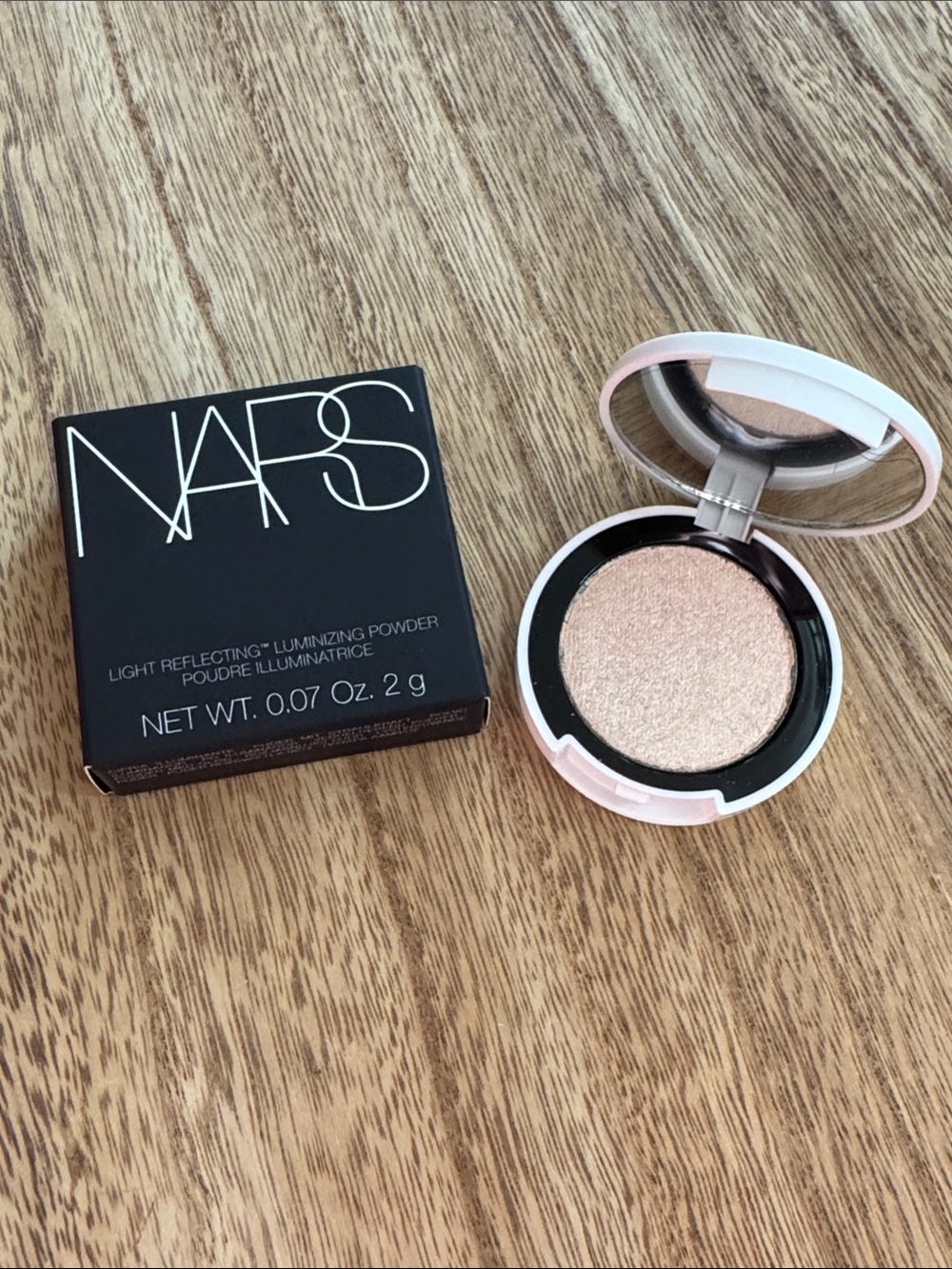 NARS Light Reflecting Luminizing Powder Color: EROS pearlescent ivory Mini